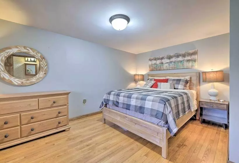 Locust Lake Village Cabin W/ Deck & Lake View!