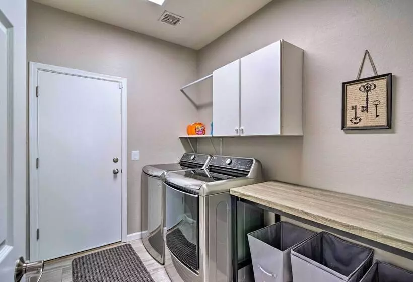 Glendale Escape W/ Pool < 2 Mi To Westgate!