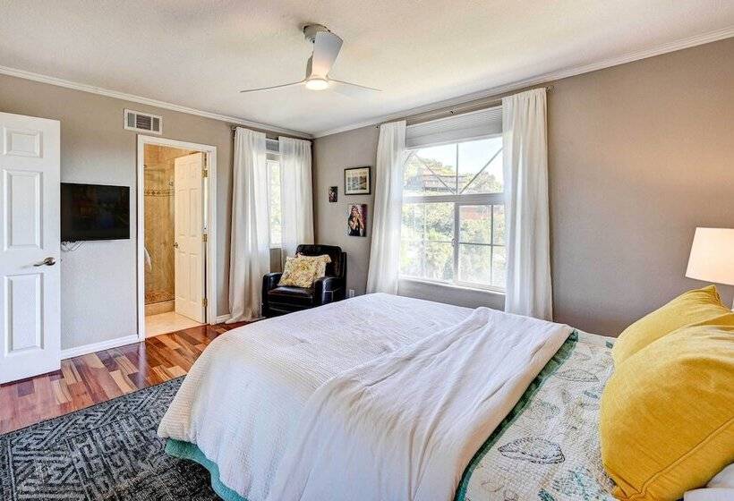 Spacious La Mesa Vacation Home W/ Shared Hot Tub!