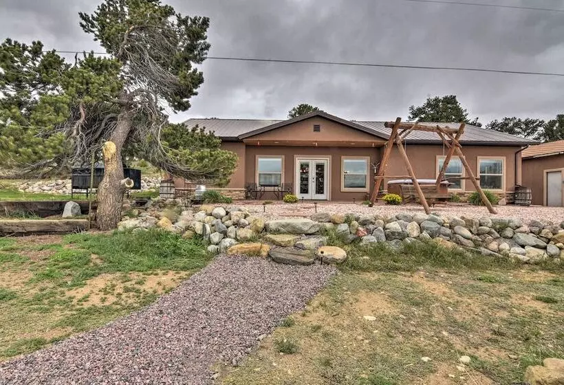 Stunning Home W/ Fire Pit, 11 Mi To Mt Yale!