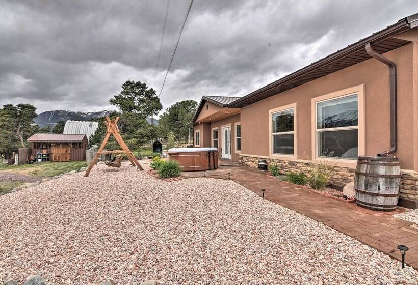 Stunning Home W/ Fire Pit, 11 Mi To Mt Yale!