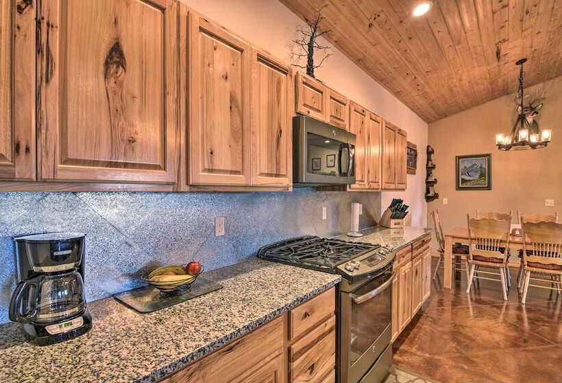 Stunning Home W/ Fire Pit, 11 Mi To Mt Yale!