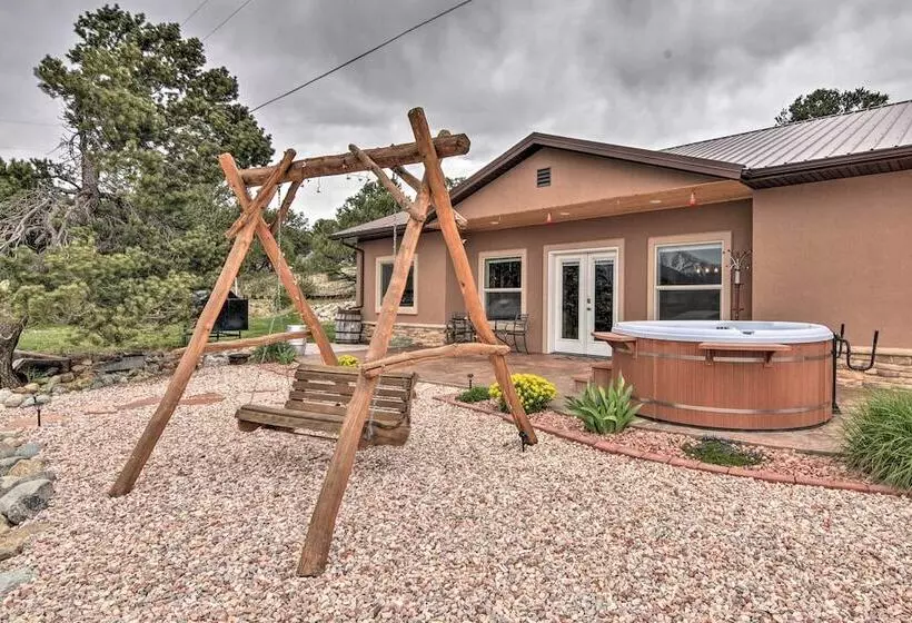 Stunning Home W/ Fire Pit, 11 Mi To Mt Yale!