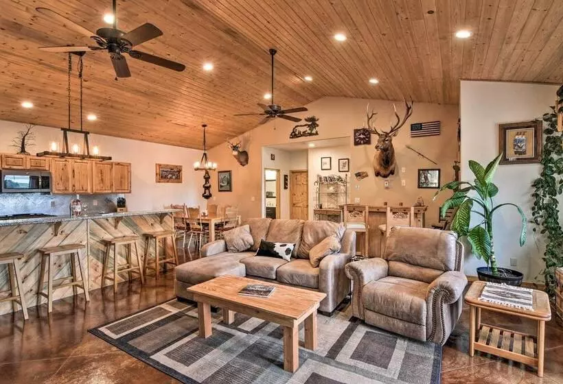 Stunning Home W/ Fire Pit, 11 Mi To Mt Yale!