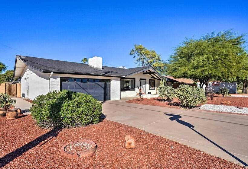 Phoenix Home W/ Pool, Putting Green & Game Room