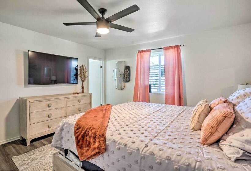 Phoenix Home W/ Pool, Putting Green & Game Room