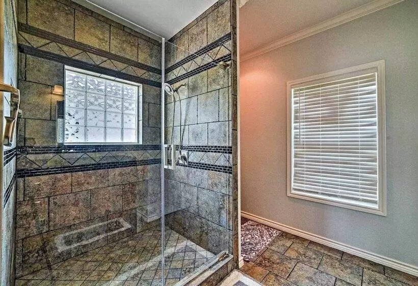 Waterfront Rockport Home W/ Dock & 3 Kayaks!