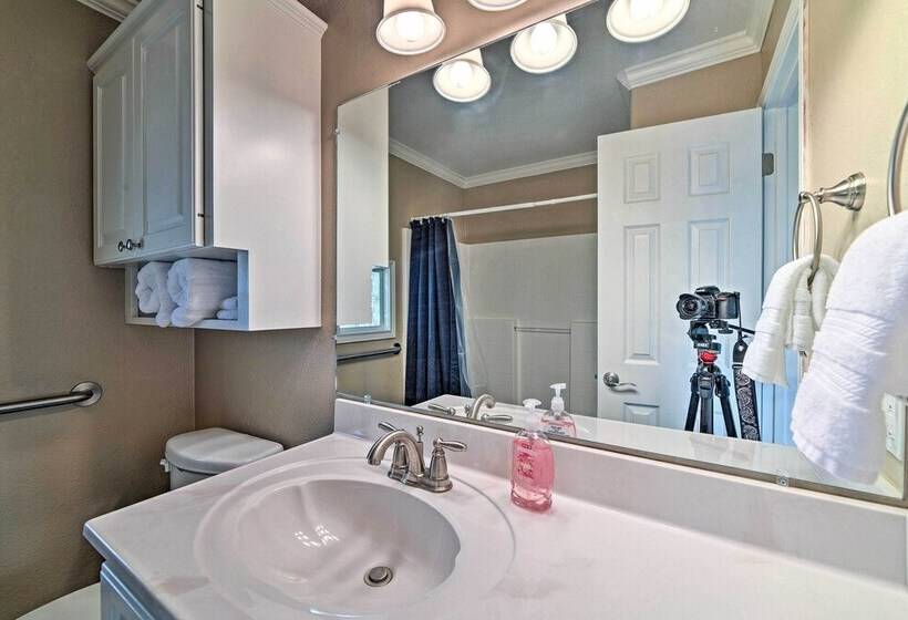 Waterfront Rockport Home W/ Dock & 3 Kayaks!