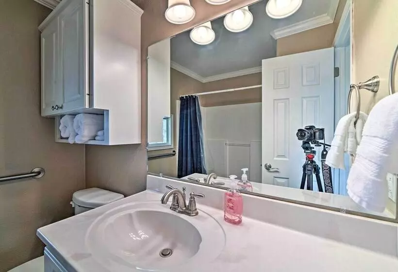 Waterfront Rockport Home W/ Dock & 3 Kayaks!