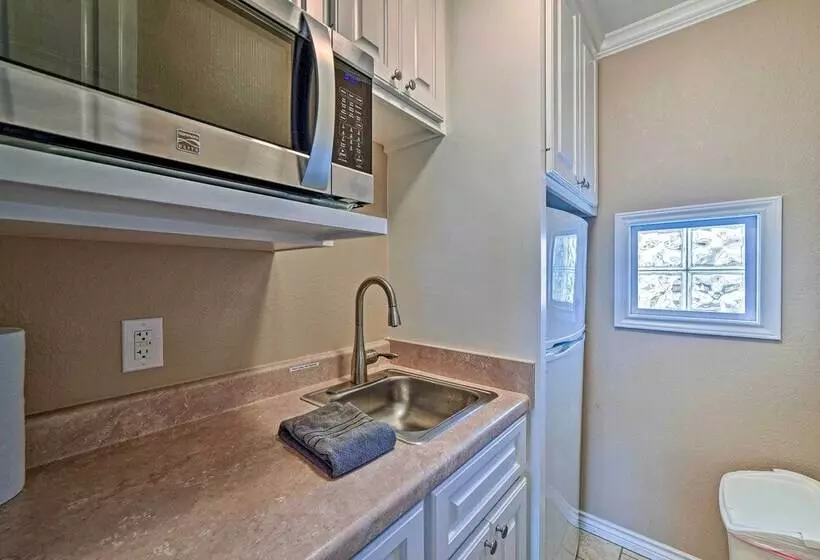 Waterfront Rockport Home W/ Dock & 3 Kayaks!