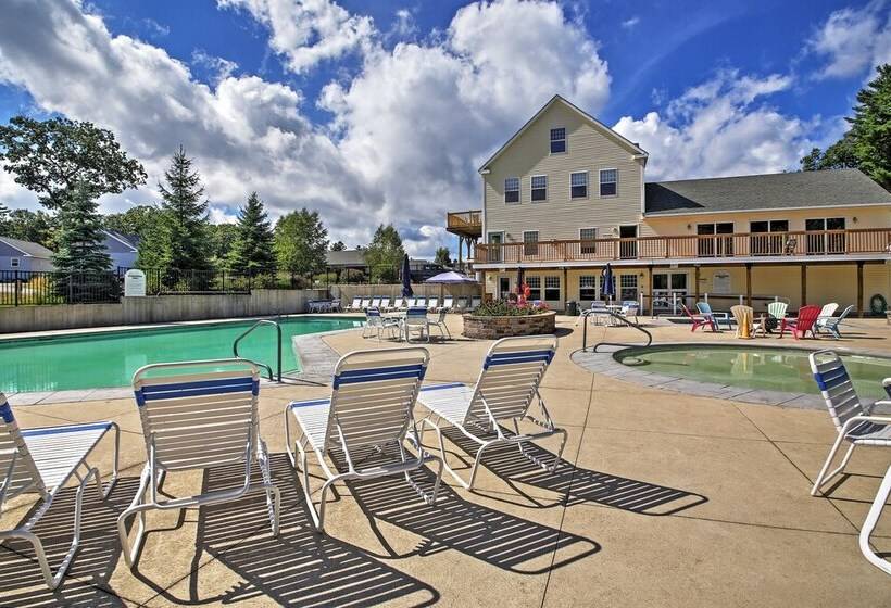 Wells Beach Cottage W/ Pool Access ~ 1 Mi To Coast