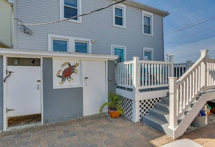 Wildwood House W/ Enclosed Porch   Walk To Beach!