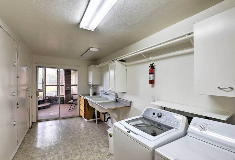 Apache Point Ranch House W/ Carr Canyon Views!