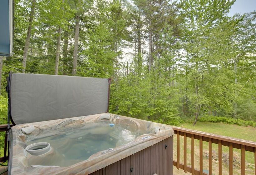 Bethel Chalet W/ Hot Tub: 3 Miles To Sunday River!