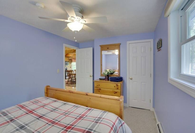 Bethel Chalet W/ Hot Tub: 3 Miles To Sunday River!