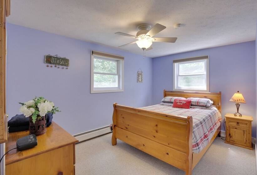 Bethel Chalet W/ Hot Tub: 3 Miles To Sunday River!