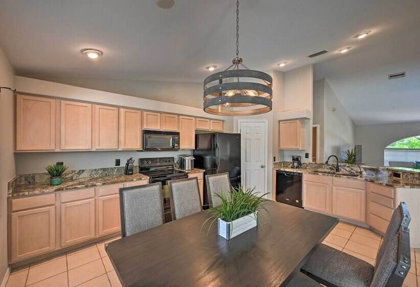 Dog Friendly Escape W/ Dock & Kayaks In Cape Coral