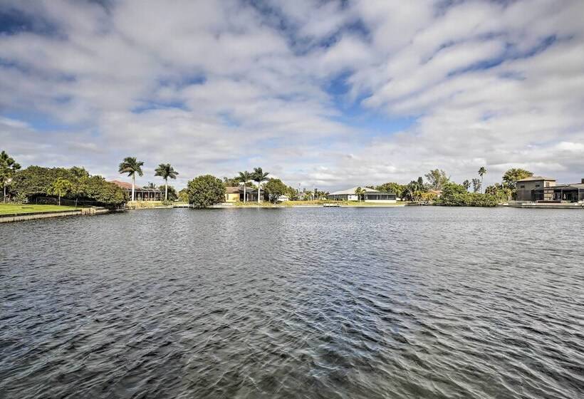 Dog Friendly Escape W/ Dock & Kayaks In Cape Coral