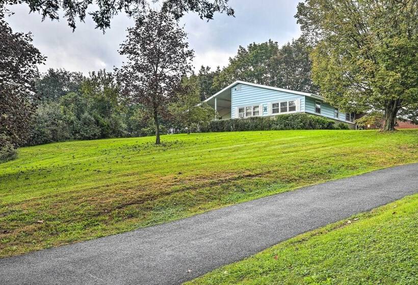 Casabison  Lake Katrine Home W/ Fire Pit!