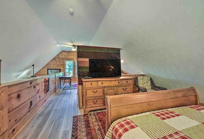 Blue Ridge Mountain Views   Fancy Gap Cabin