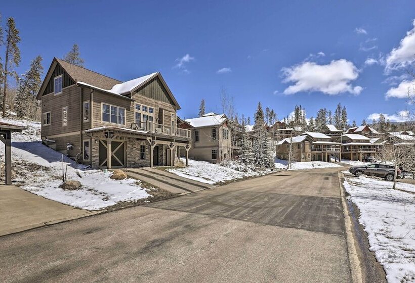 Fraser Cabin W/ Hot Tub & Mountain Views!