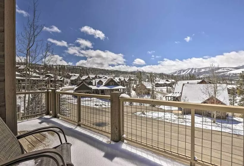 Fraser Cabin W/ Hot Tub & Mountain Views!