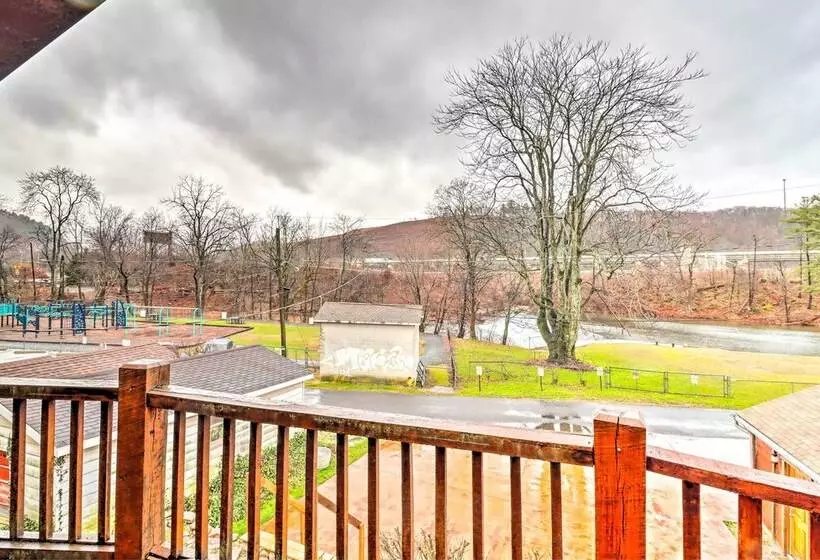 Charming & Historic Home W/ Lehigh River View