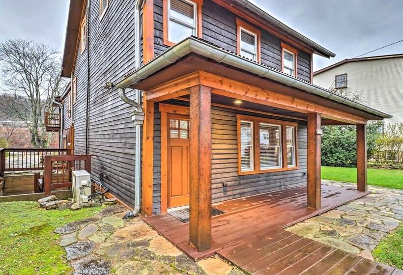 Charming & Historic Home W/ Lehigh River View