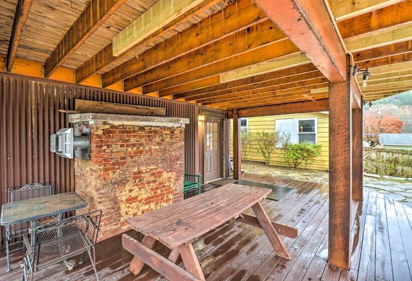 Charming & Historic Home W/ Lehigh River View