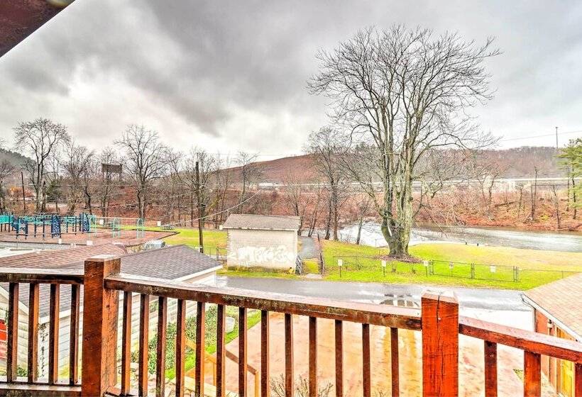 Charming & Historic Home W/ Lehigh River View