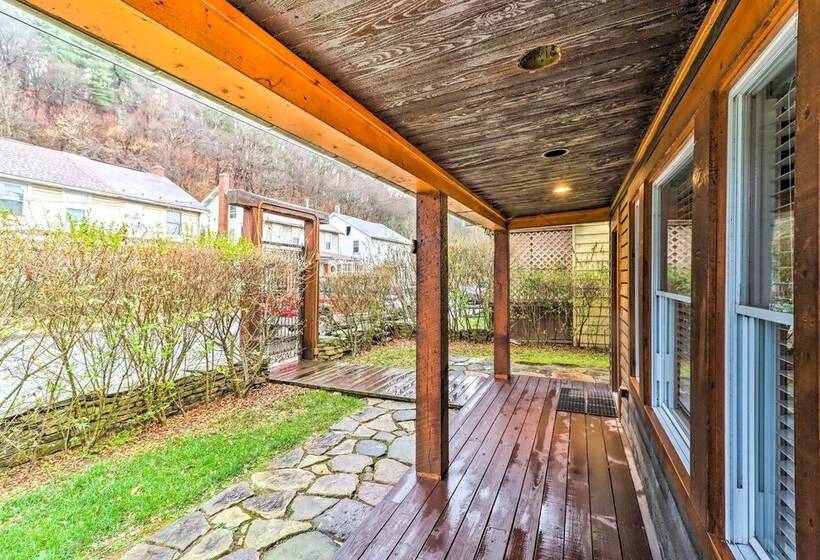 Charming & Historic Home W/ Lehigh River View