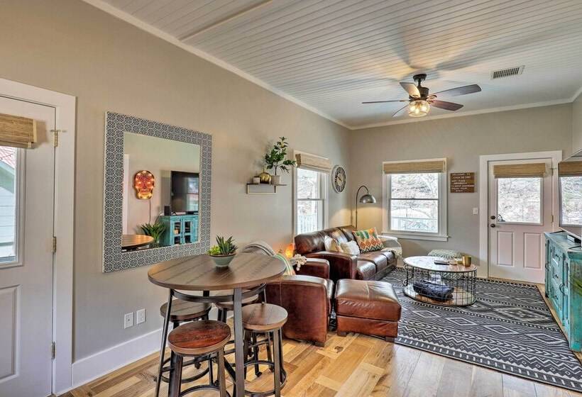 Charming Home W/ Balcony Walk To Main Street!