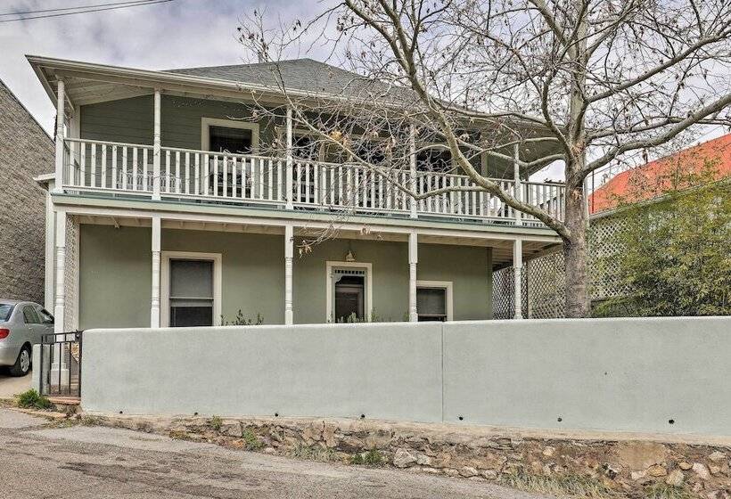 Charming Home W/ Balcony Walk To Main Street!