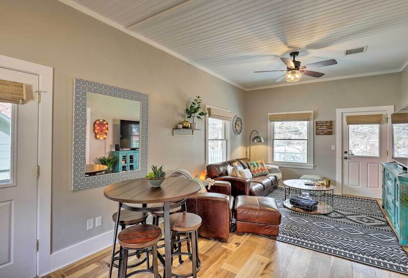 Charming Home W/ Balcony Walk To Main Street!