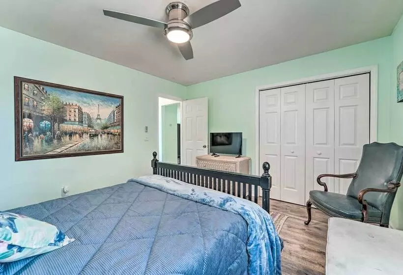 Charming Wilmington Home W/ Screened In Porch