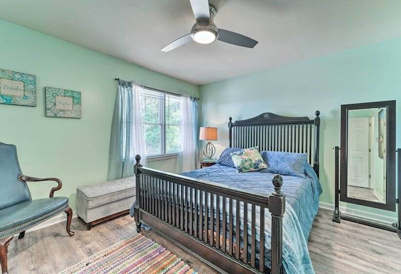 Charming Wilmington Home W/ Screened In Porch