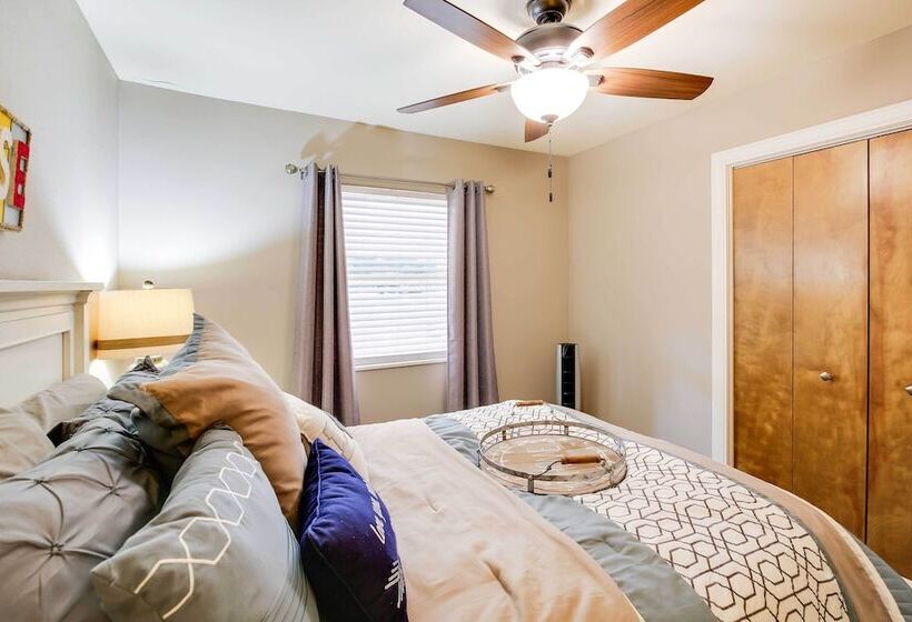 Lakefront Haven Near Oaklawn & Casino Resort!