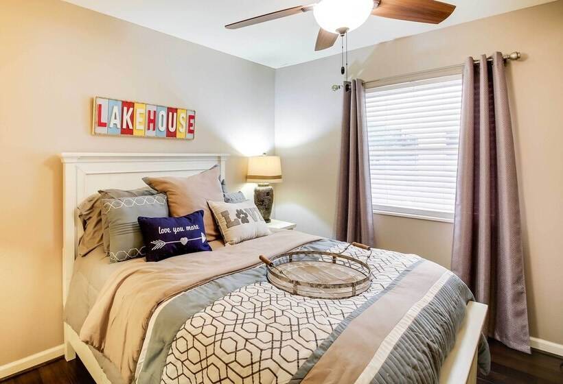 Lakefront Haven Near Oaklawn & Casino Resort!