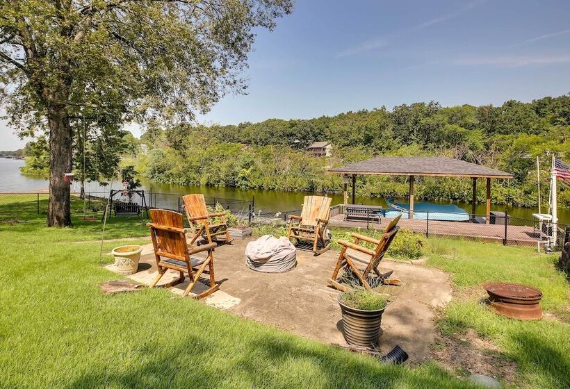 Lakefront Haven Near Oaklawn & Casino Resort!