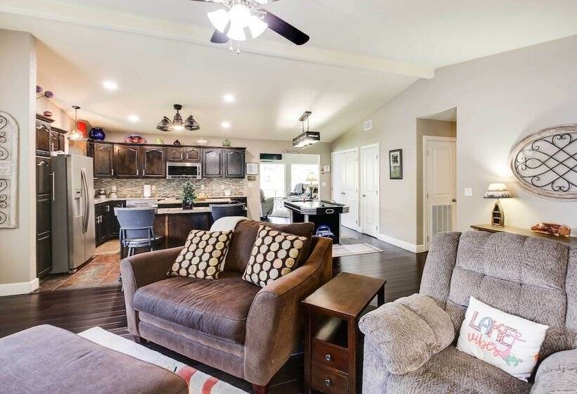 Lakefront Haven Near Oaklawn & Casino Resort!