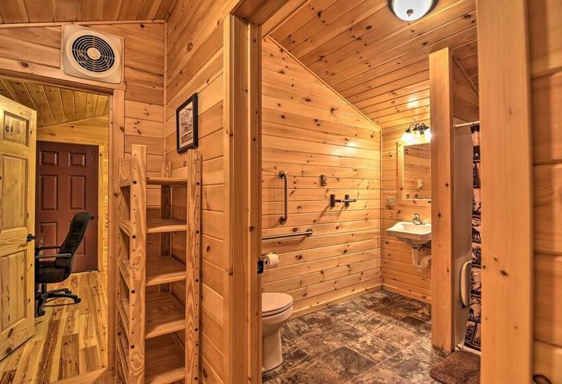 Cozy Anchors Away Cabin Hideaway W/ Fire Pit!