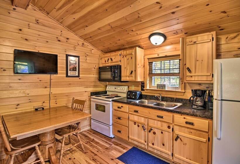 Cozy Anchors Away Cabin Hideaway W/ Fire Pit!