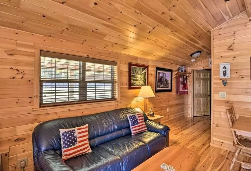 Cozy Anchors Away Cabin Hideaway W/ Fire Pit!