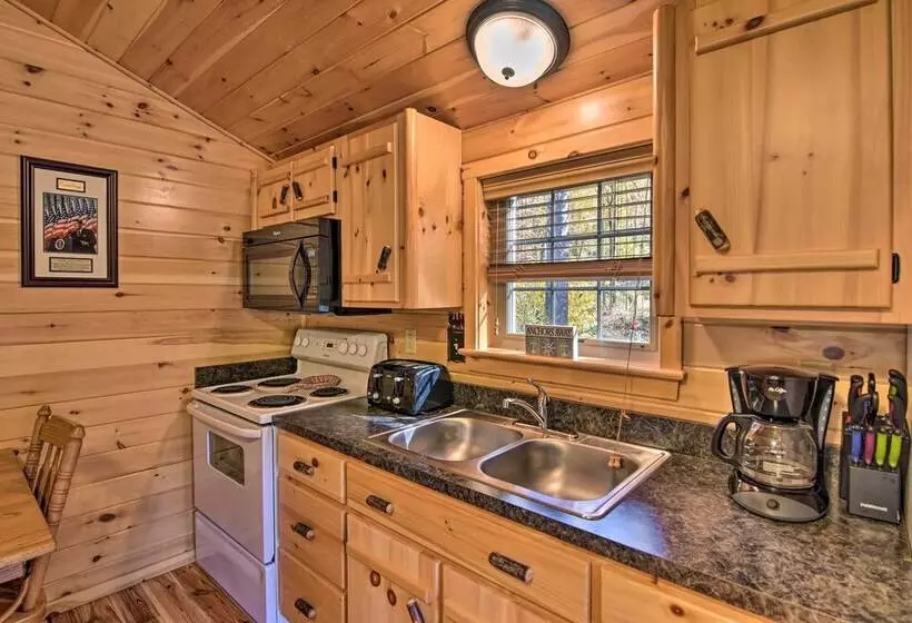 Cozy Anchors Away Cabin Hideaway W/ Fire Pit!