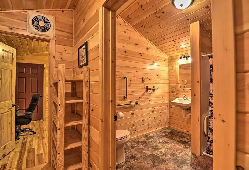 Cozy Anchors Away Cabin Hideaway W/ Fire Pit!