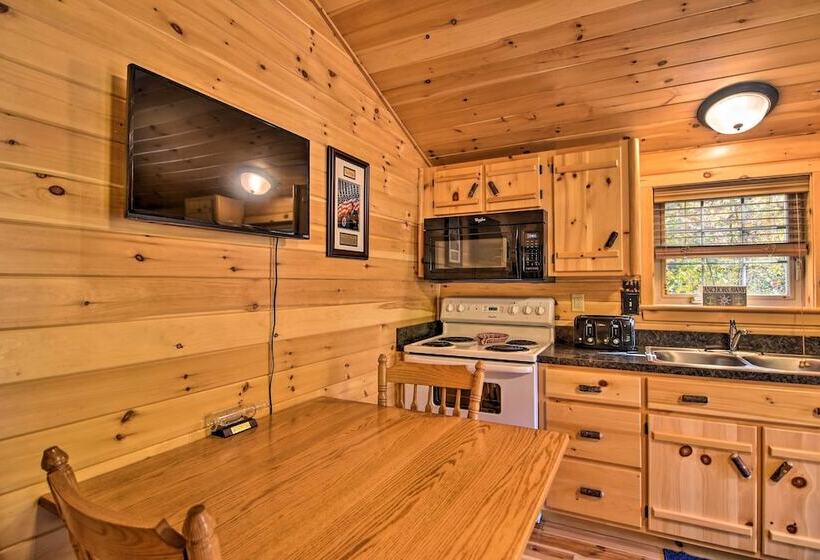 Cozy Anchors Away Cabin Hideaway W/ Fire Pit!