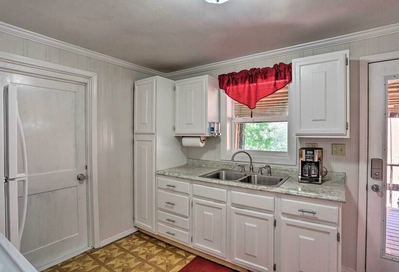 Cozy Black Hills Cabin W/ Deck ~ 3 Mi To Deadwood!