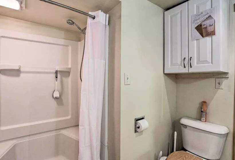 Cozy Black Hills Cabin W/ Deck ~ 3 Mi To Deadwood!