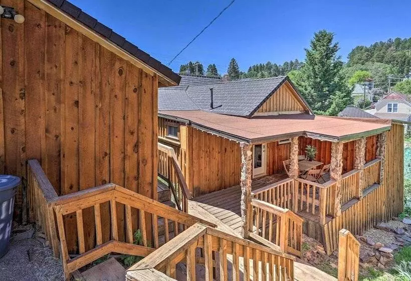 Cozy Black Hills Cabin W/ Deck ~ 3 Mi To Deadwood!