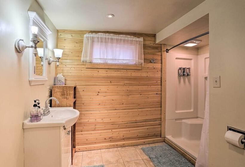 Cozy Black Hills Cabin W/ Deck ~ 3 Mi To Deadwood!